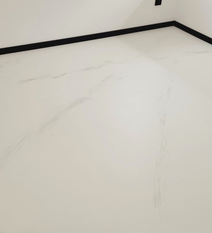 wtrącenie koloru na gładkim poliuretanie resico.jpg