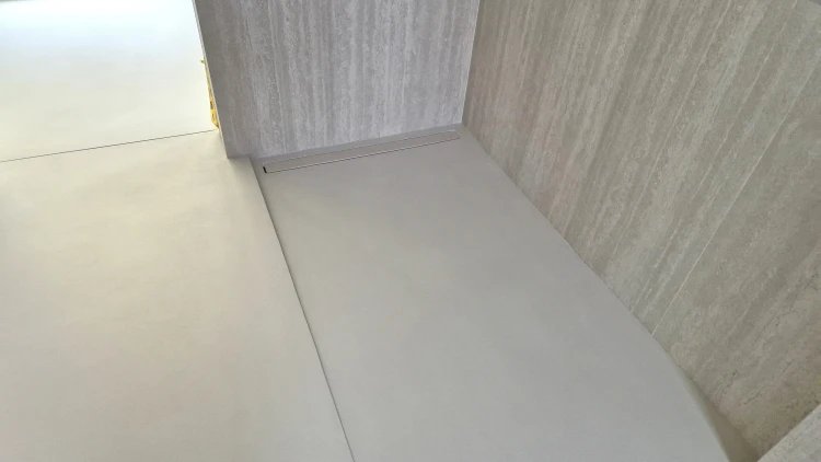 I-DRAIN Liquid Linear 68 – realizacja: odpływ przy ścianie
