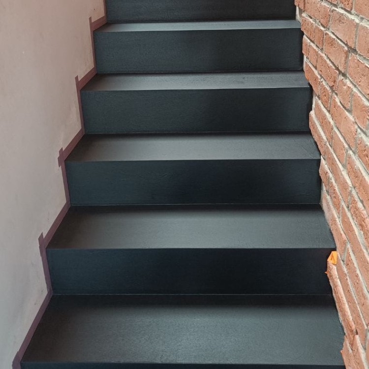 Schody w mikrocemencie.jpg