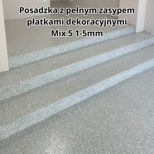 Posadzka z zasypem płatkami resico 1-5mm.jpg
