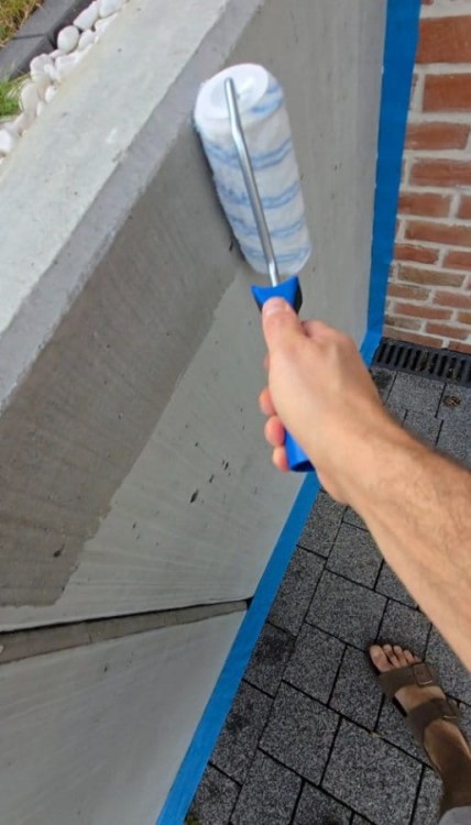 nakładanie resin decals wałkiem.jpg