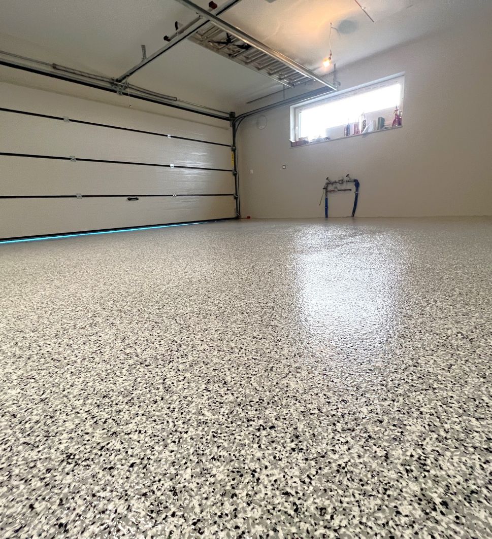 posadzka żywiczna z chipsami w garażu