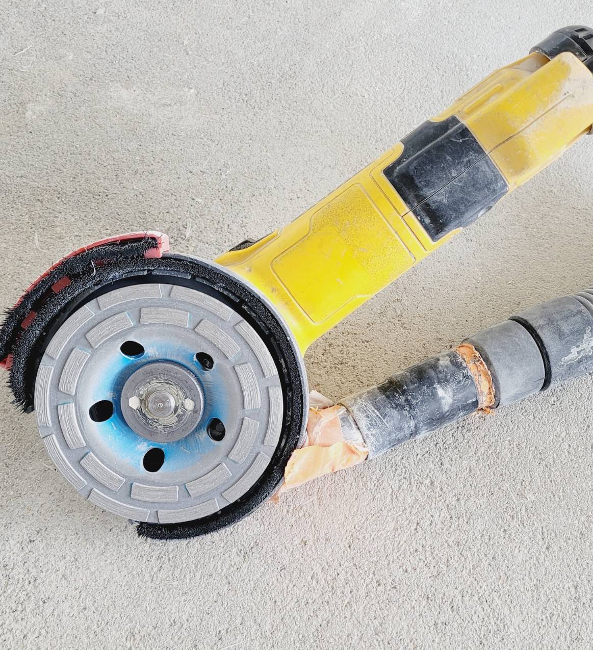 szkifierka z tarczą garnkową