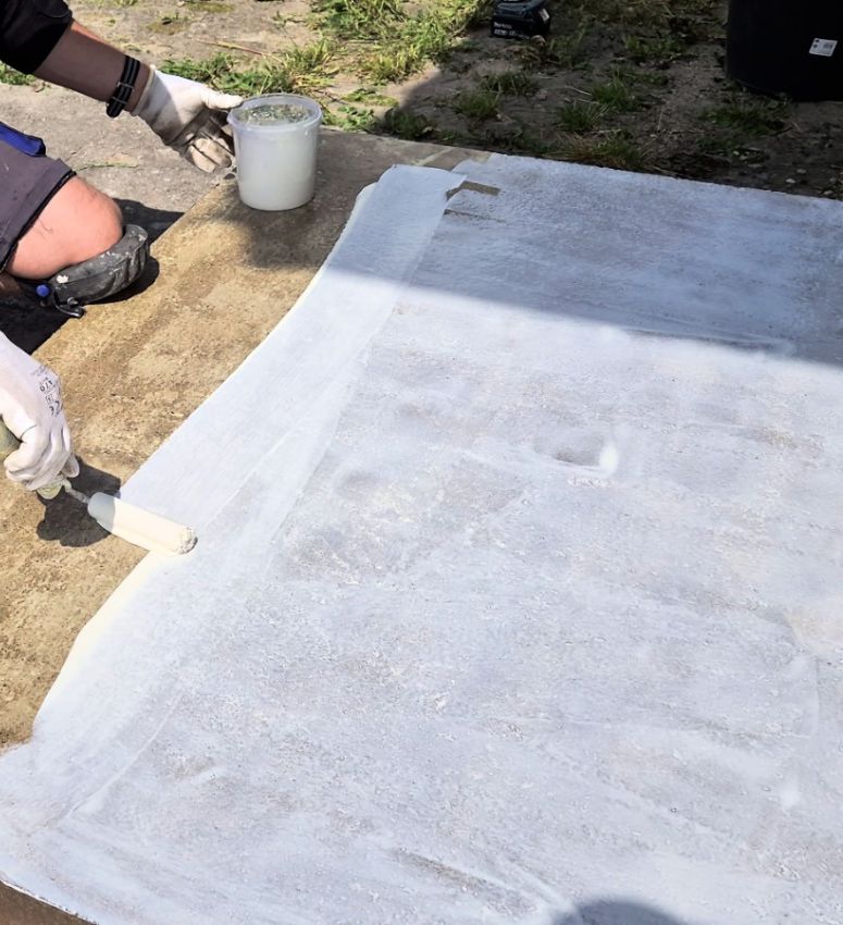 aplikacja warstwy uszczelniającej z żywicy GW